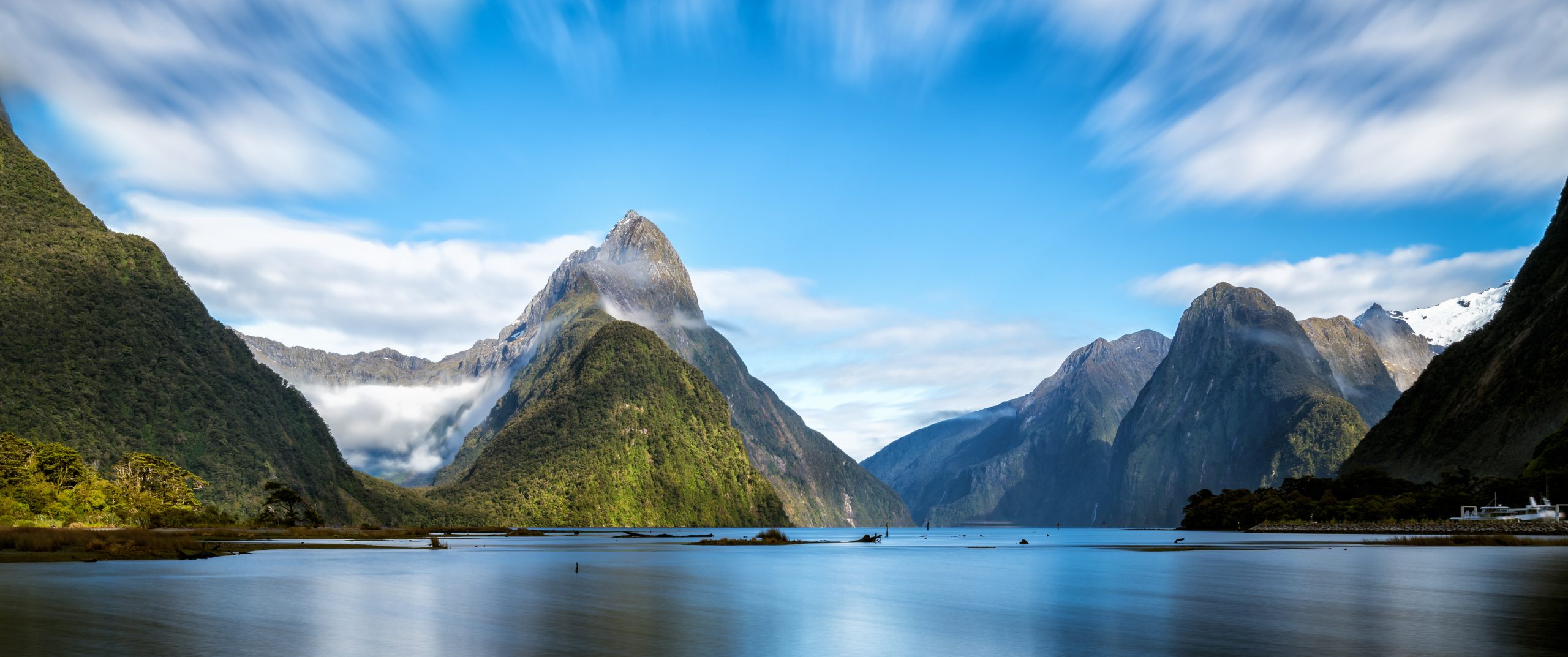 Milford Sound, New Zealand. &#8211; Mitre Peak is the iconic landmark of Milford Sound in Fiordland National Park, South Island of New Zealand, the most spectacular natural attraction in New Zealand.